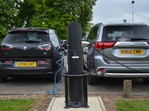 BMW i3 and Mitsubishi Outlander PHEV charging at Chargemaster fast post charge point